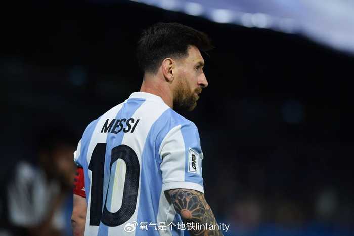 实时直播-拉基蒂奇：梅西是GOAT！热爱足球就会爱梅西！他改变大众足球认知！|莱昂内尔·梅西|伊万·拉基蒂奇|阿根廷|克罗地亚|克罗地亚足球_新浪体育_新浪新闻