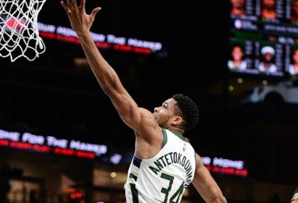 体育比分-字母哥回归雄鹿继续赢球 布登：他还需要找回节奏